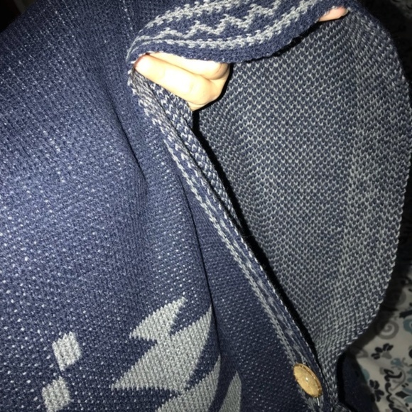 5-Star Reviewed Aztec Print Knitted Poncho - Picture 2 of 8